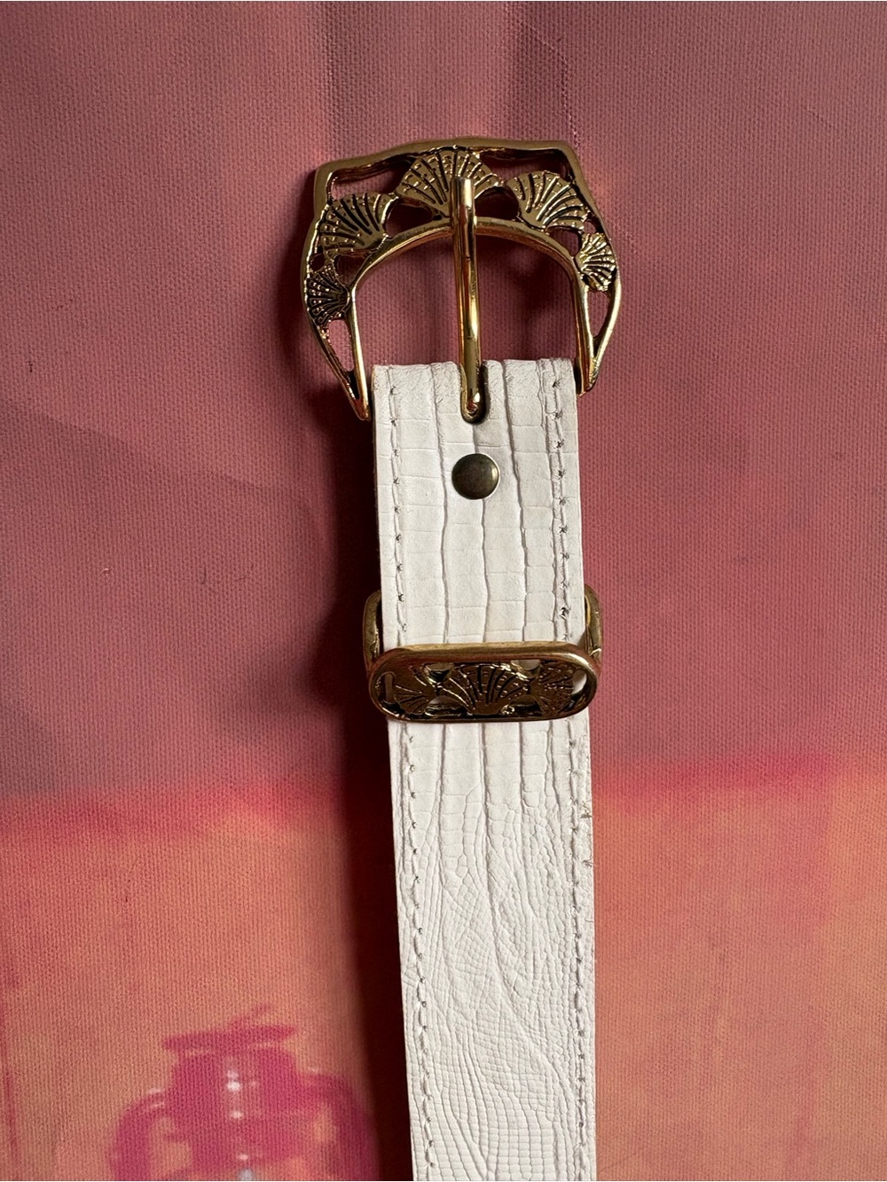 Vintage White Leather Belt – Gold Fan Buckle Details | Size M